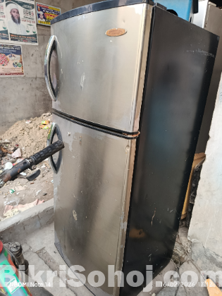 ফ্রিজ বিক্রয় করা হবে